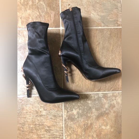 AZALEA WANG QUEEN of KINGS STILETTO BOOTIES SIZE: 9.0 - Picture 11 of 13